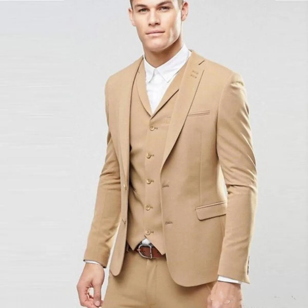 2022 Imposta abito da uomo smoking miglior sposo matrimonio ballo costume Homme 3 pezzi abbigliamento (giacca + pantaloni + gile