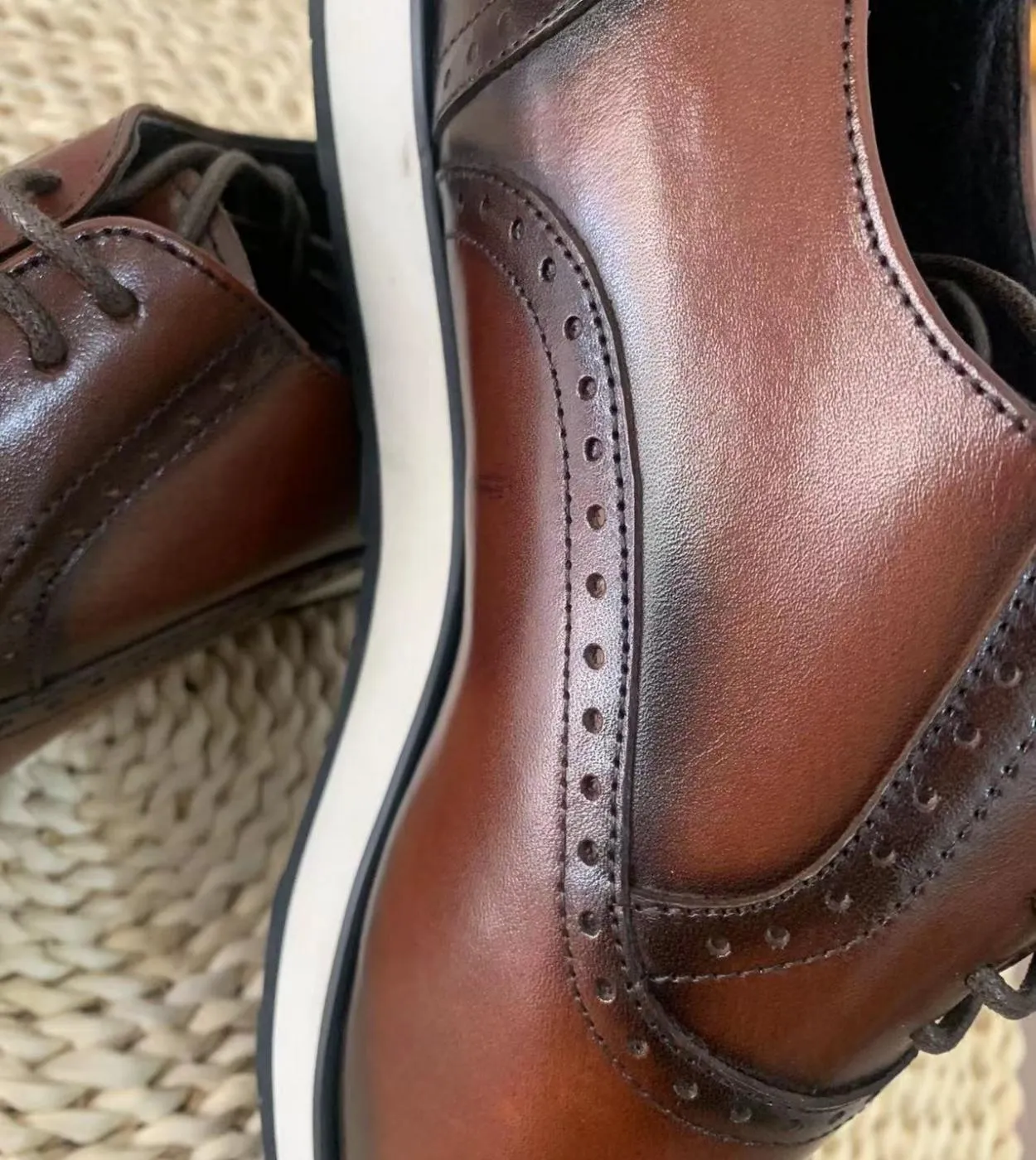 2023 Estate Uomo Vera Piattaforma In Pelle Wingtip Scarpe Oxford Scarpe a punta Stringate Oxford Abito Brogues Matrimonio fatto