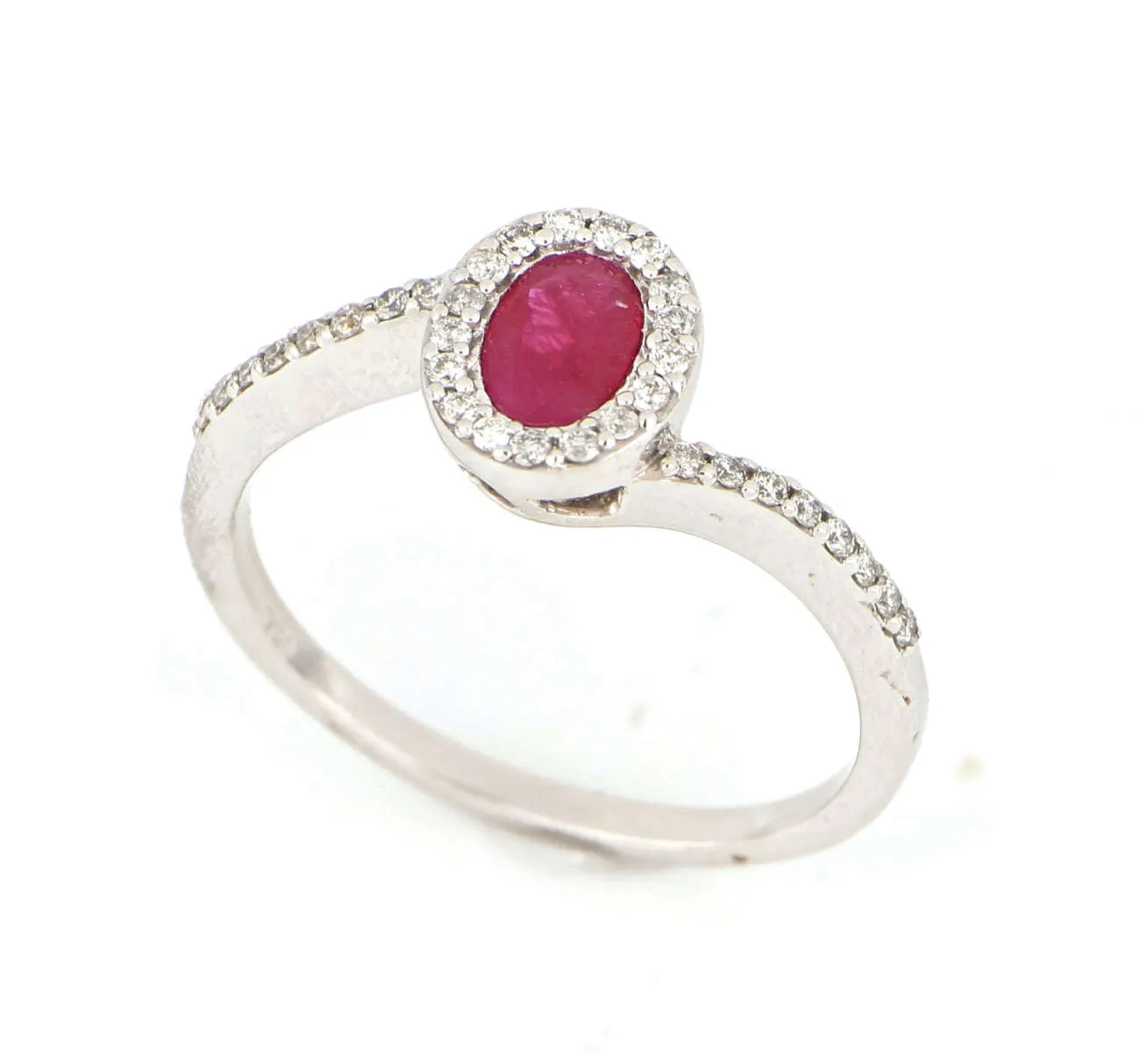 Anello in oro bianco diamanti e rubino GA0741