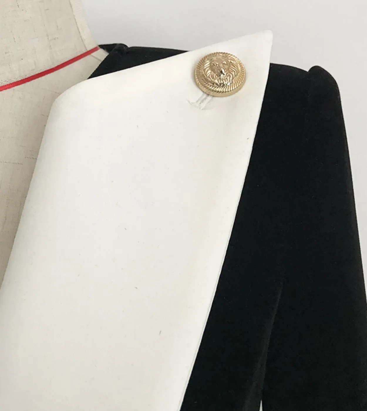 Blazer da giacca corto in velluto a blocchi di colore con colletto grande da donna di alta qualità 2022 nuovo blazer da donna