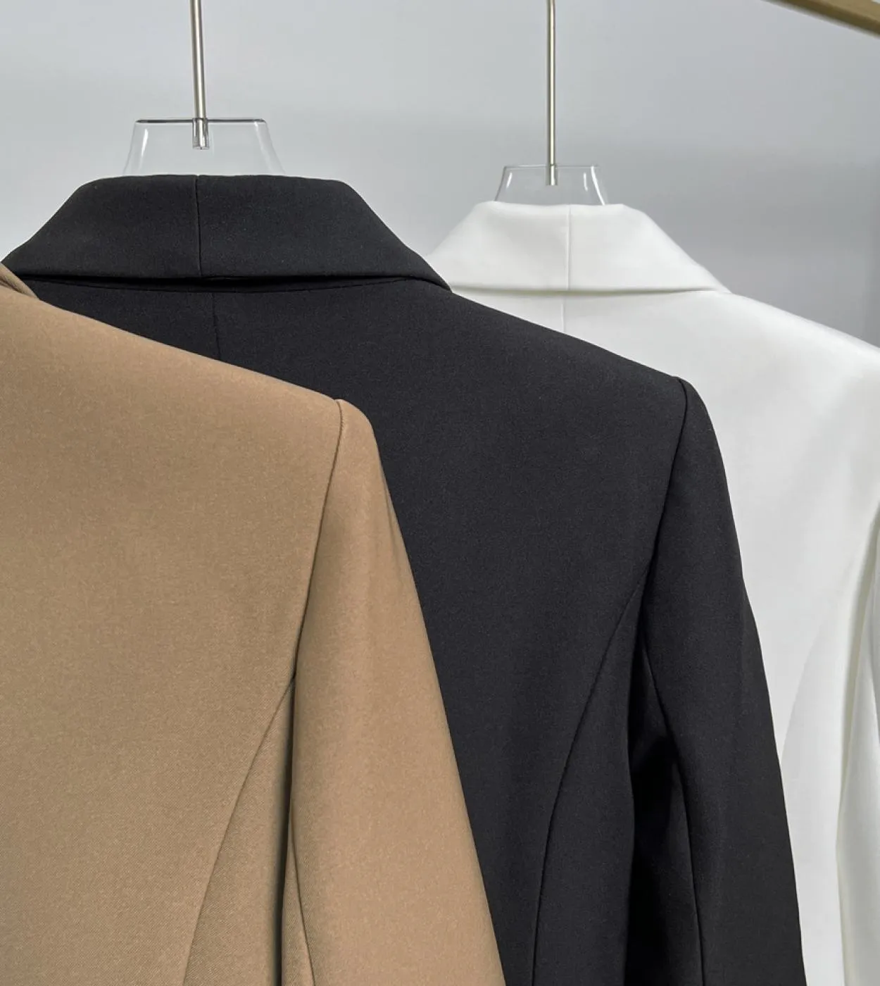 Blazer da giacca kaki di alta qualità da donna New Designer Slim doppio petto con bottoni dorati Blazer da ufficio per abbigliam