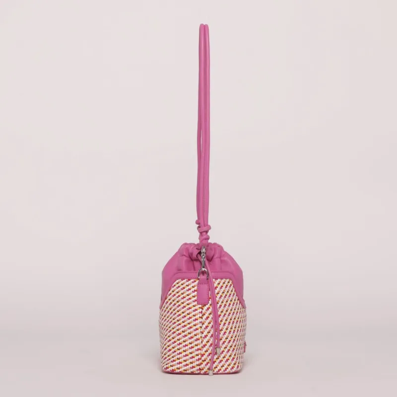 BORSA A SECCHIELLO CON INTRECCIO FUCSIA