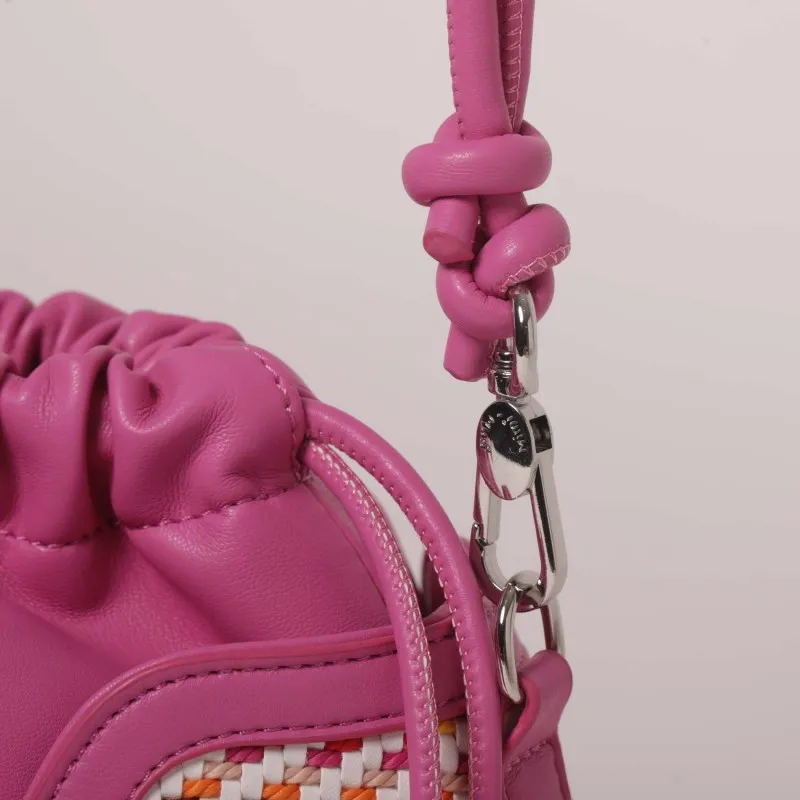 BORSA A SECCHIELLO CON INTRECCIO FUCSIA