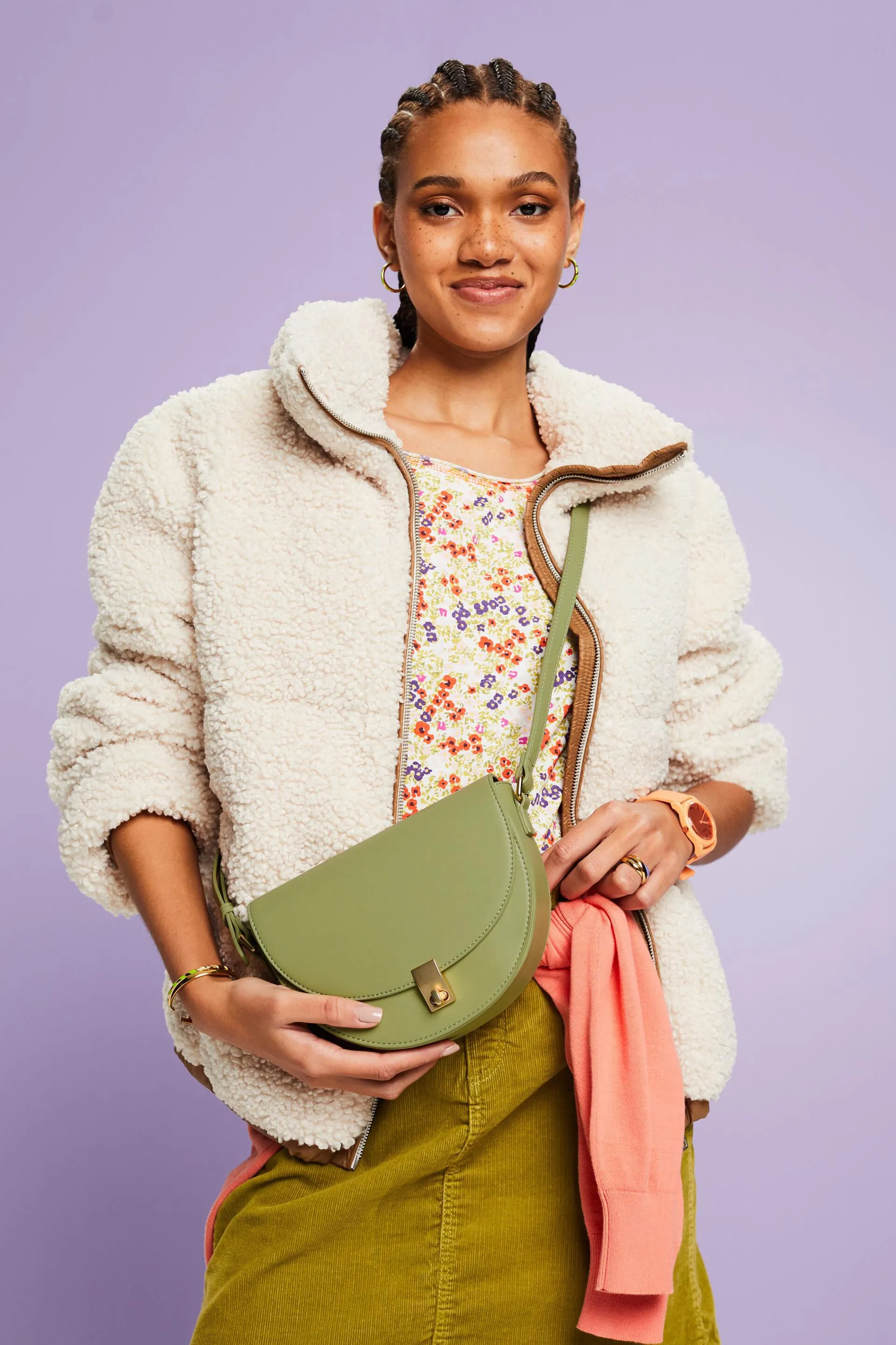 Borsa a tracolla dal design curvo