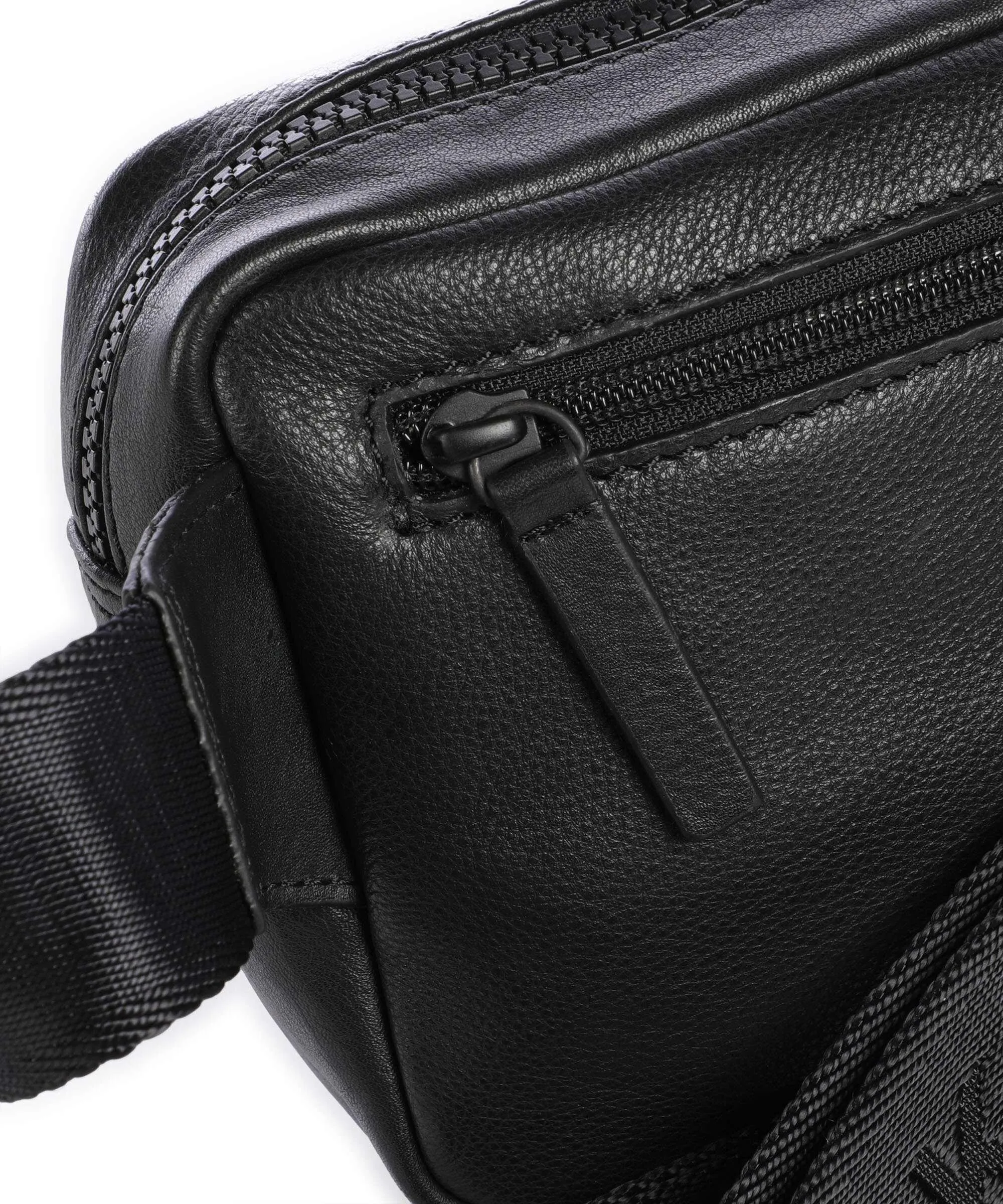  Burkely Minimal Mason Borsa a tracolla pelle granulata nero  