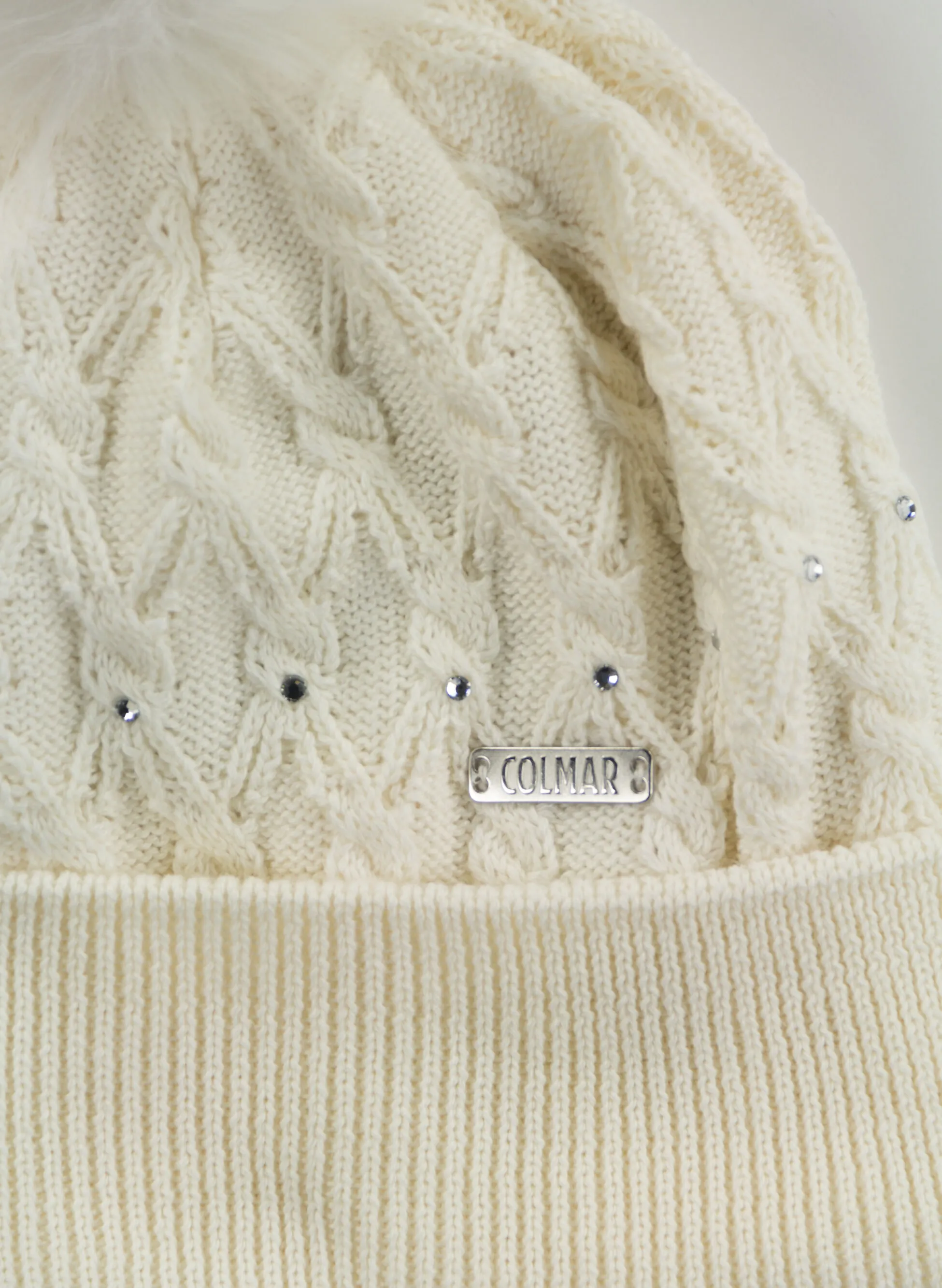 cappello in misto lana con strass