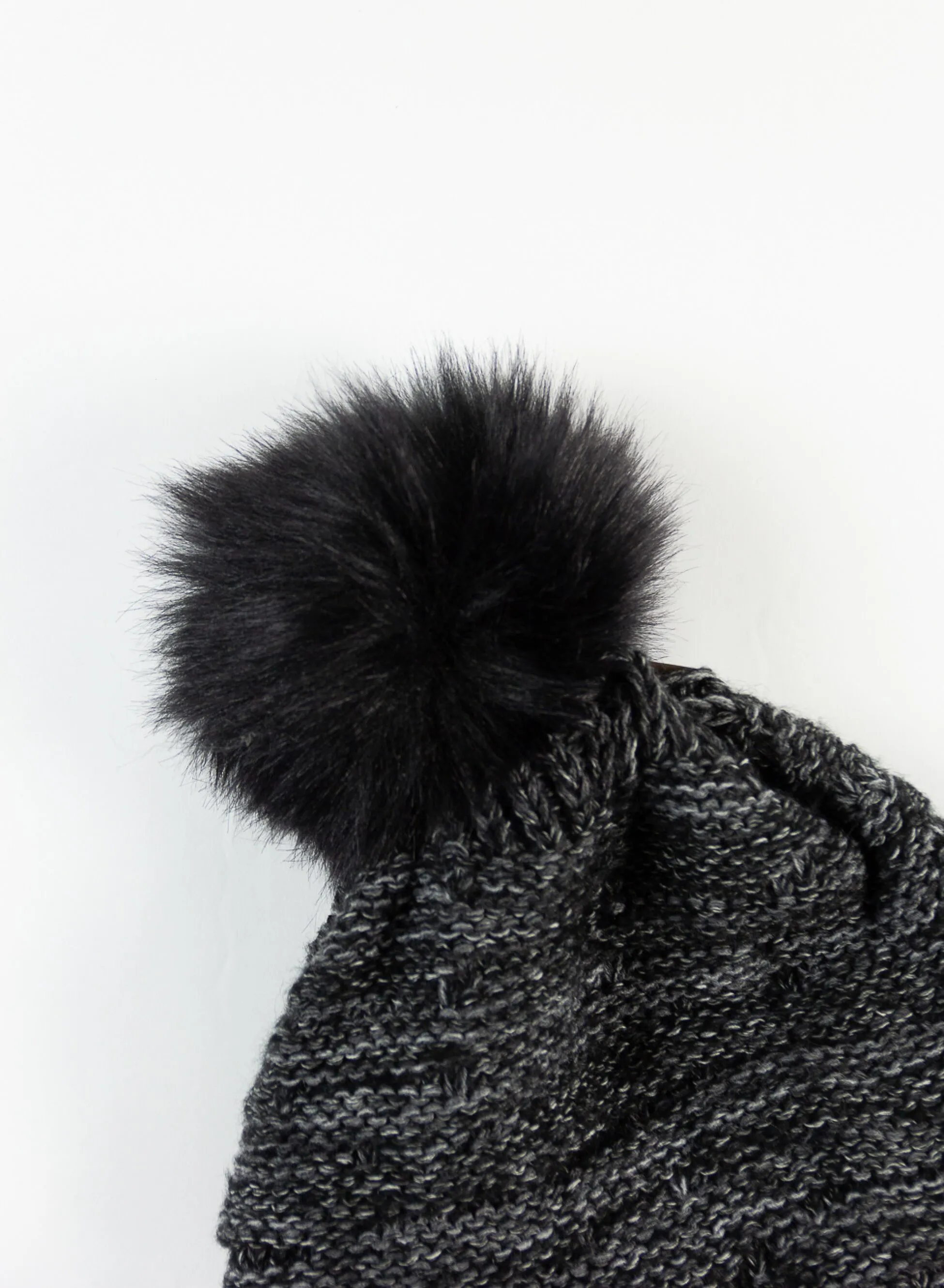 cappello long con pompon