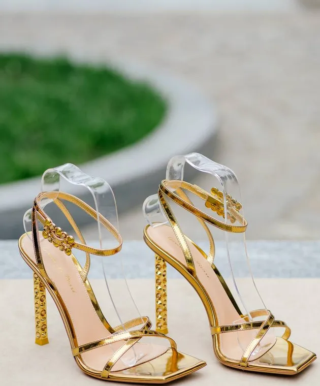 Gianvito Rossi Sandali Wonder in pelle dorata con cristalli G3234415CROMET