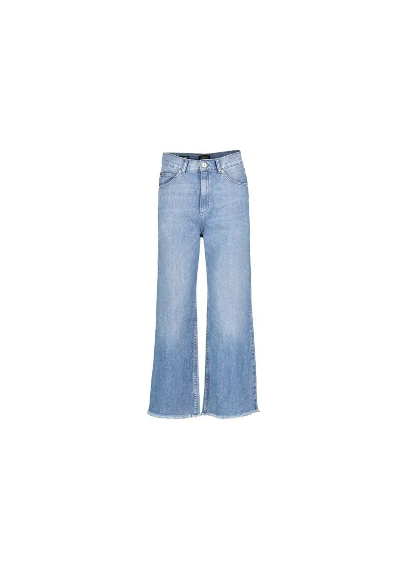 Jeans con orlo a taglio vivo