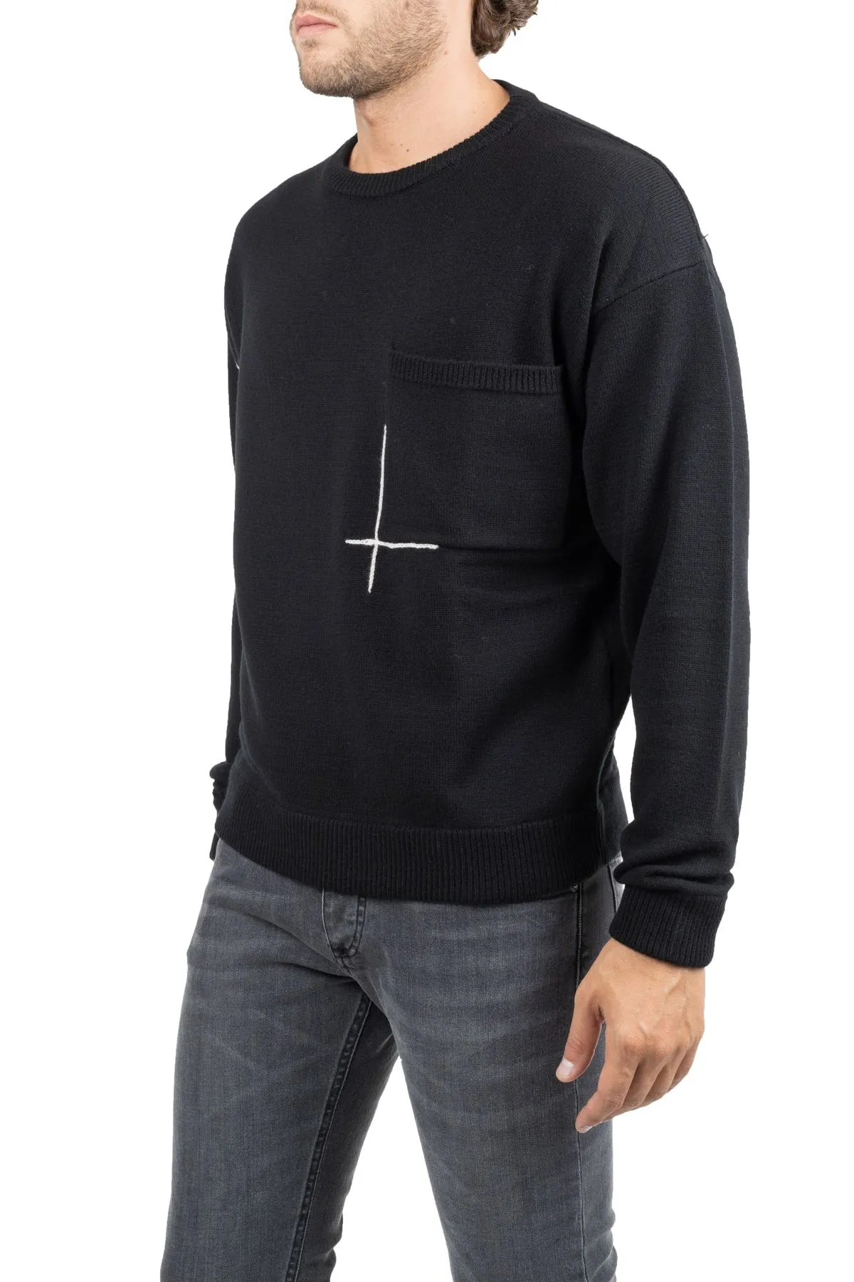 MAGLIA NERA IN LANA CON DETTAGLI RICAMATI