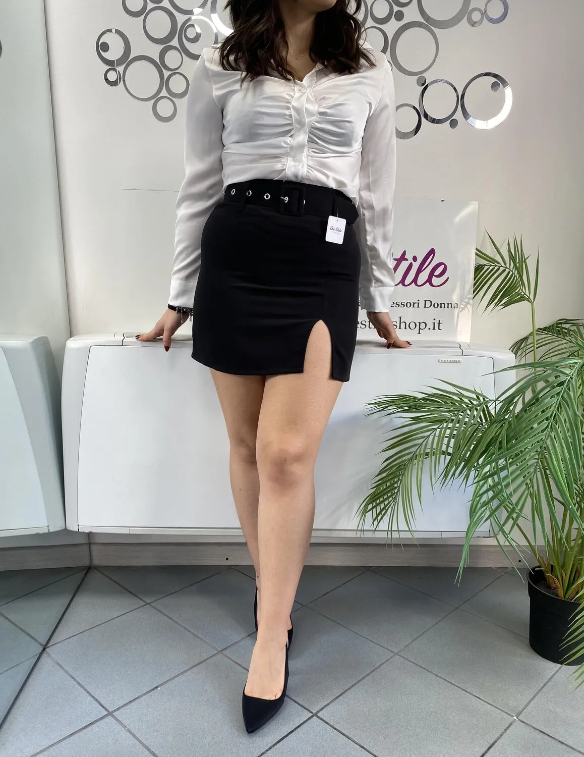 Mini gonna in tessuto con cintura