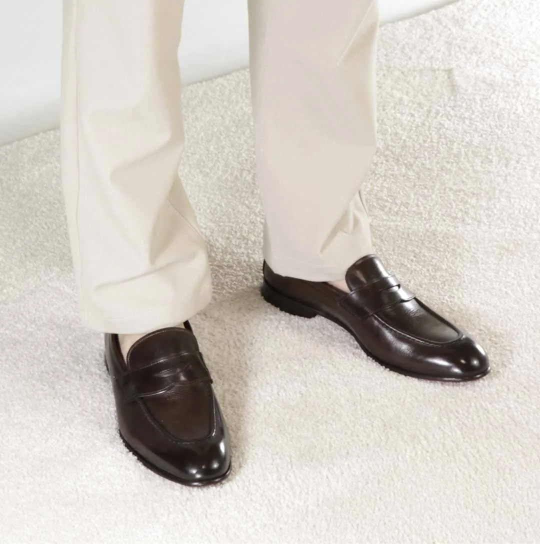 Mocassino classico da uomo in pelle colore marrone scuro