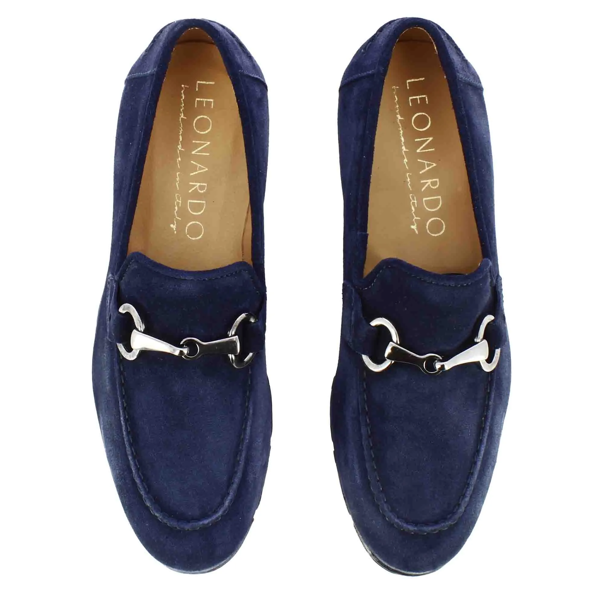 Mocassino da uomo in camoscio colore blu con morsetto colore argento