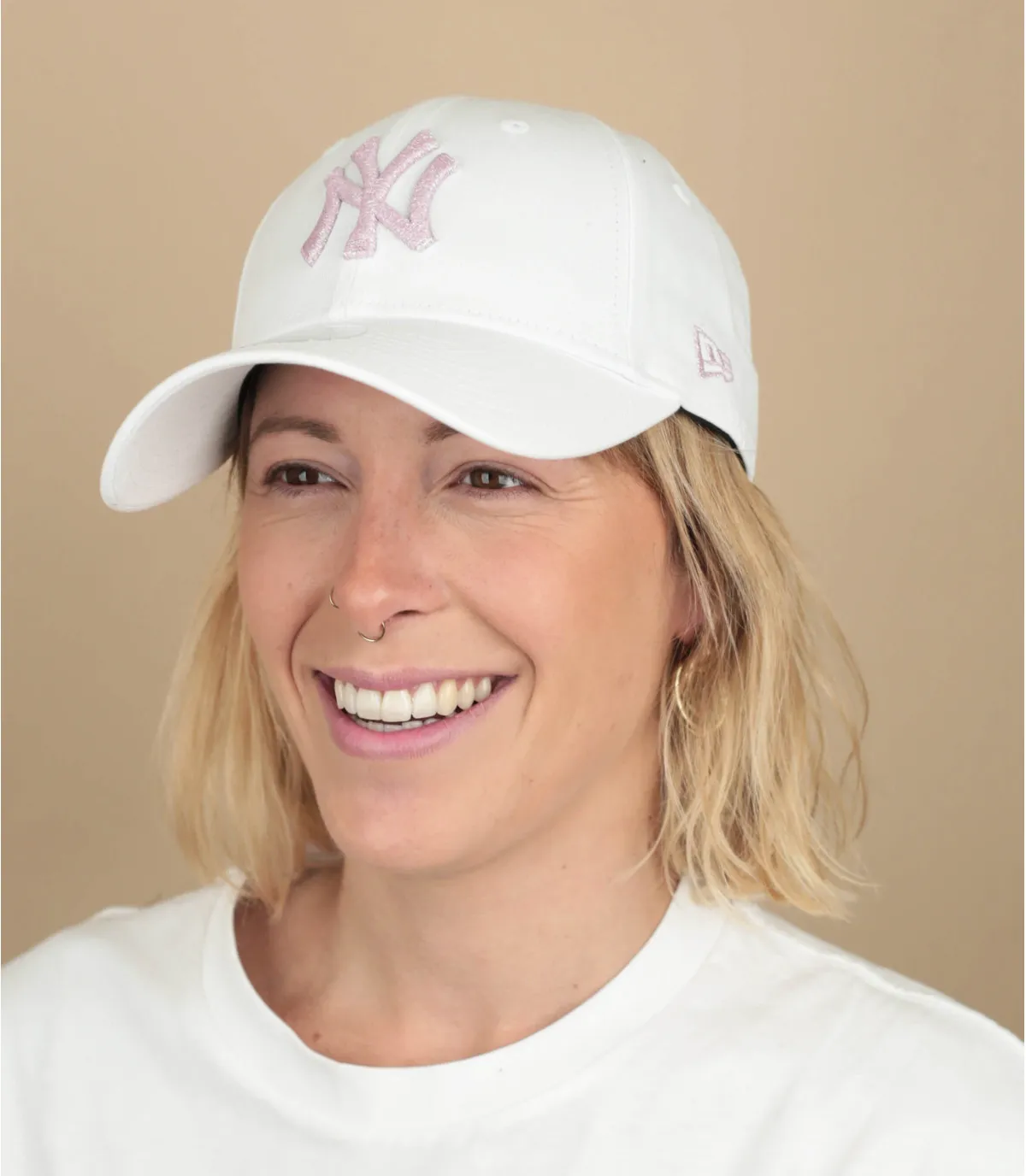 NY cappello da baseball da donna bianco rosaCappellini Wmn Metallic Logo 9Forty NY white     
