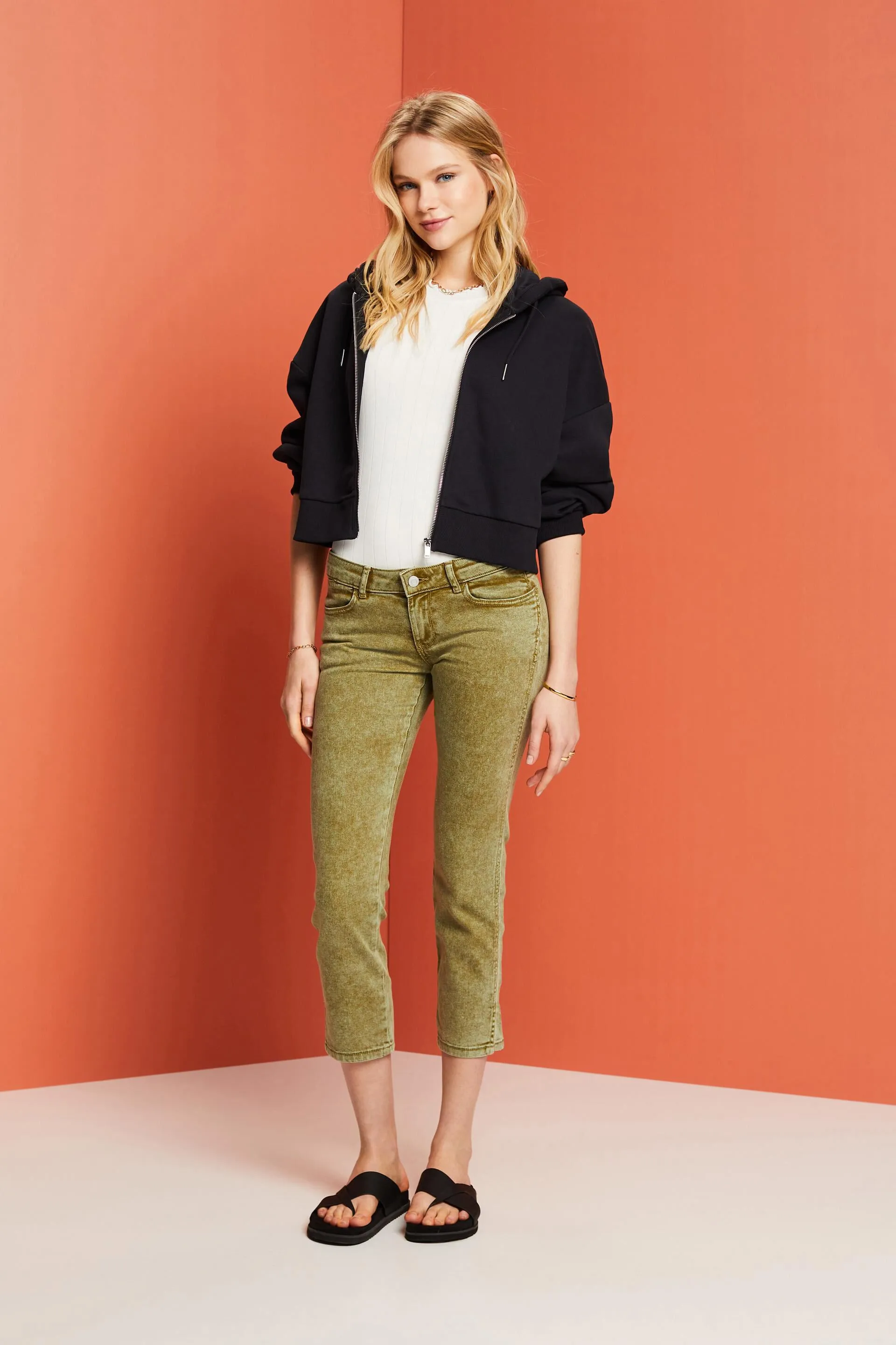 Pantaloni capri in twill