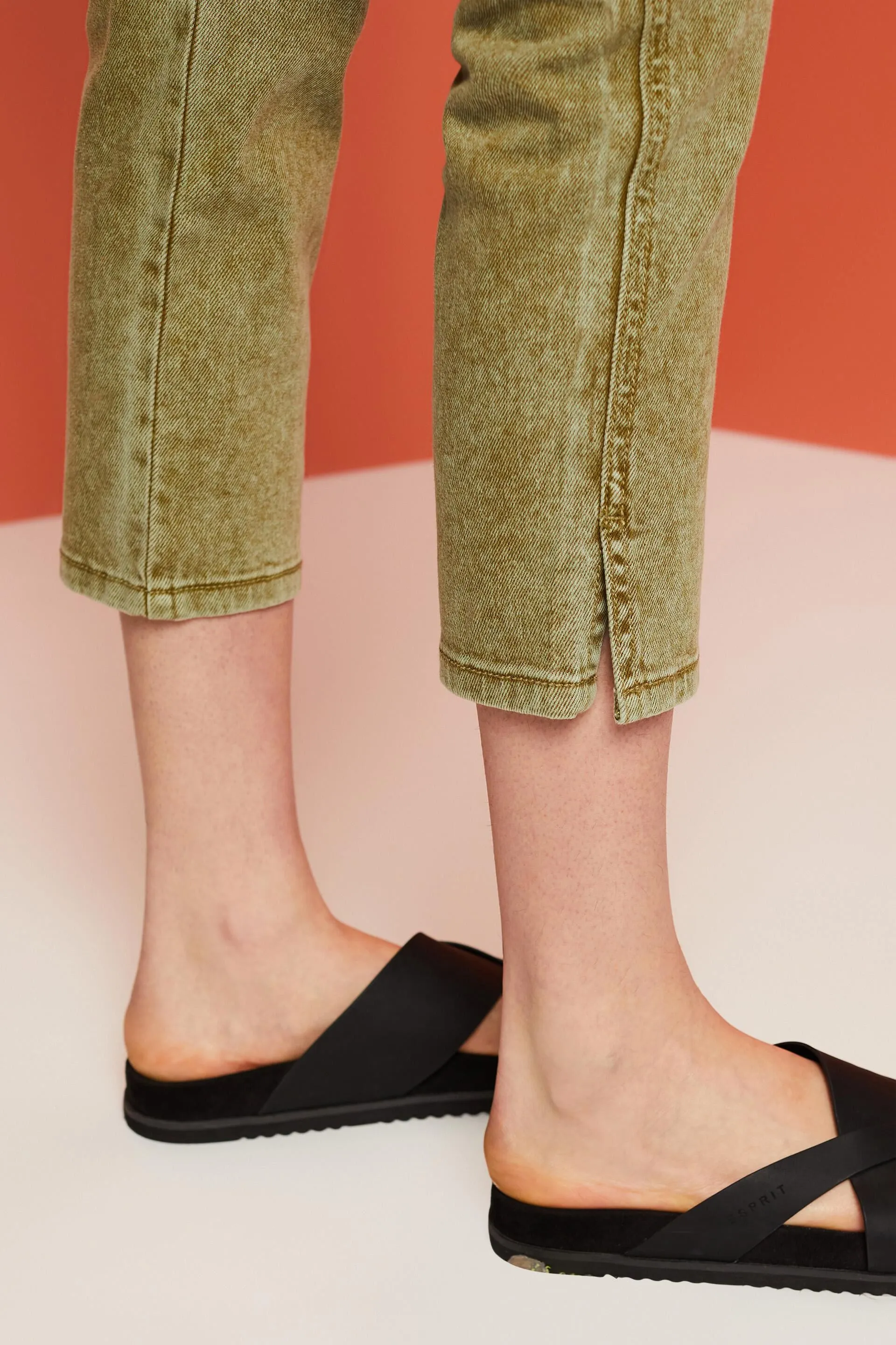 Pantaloni capri in twill