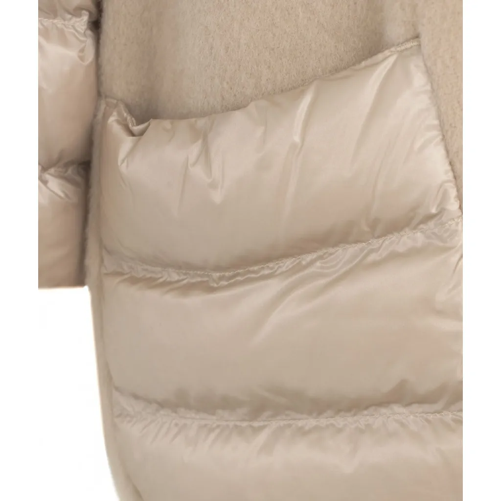 Piumino trapuntato con frange beige