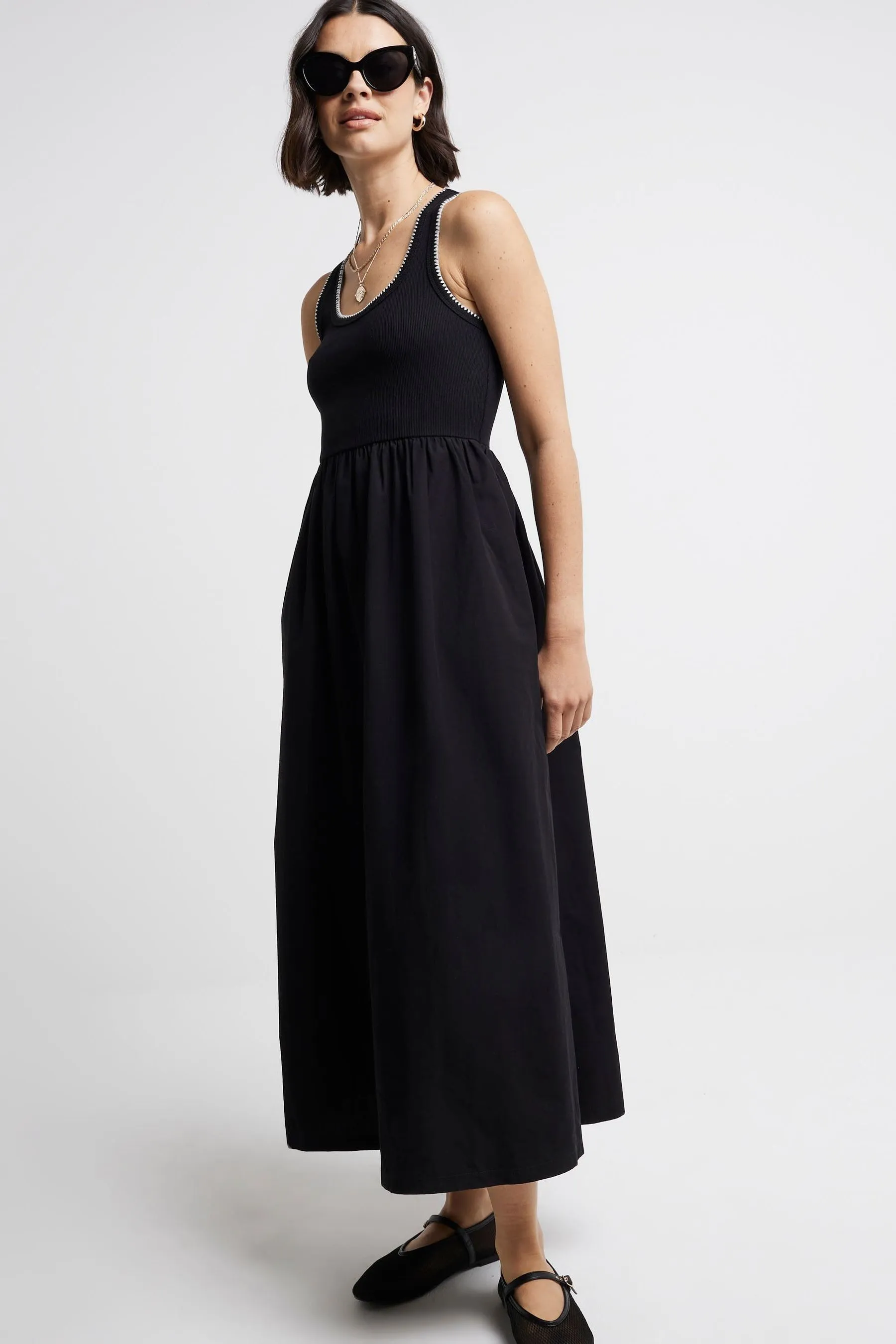 River Island - Abito maxi in popeline con cuciture a frusta e scollo rotondo