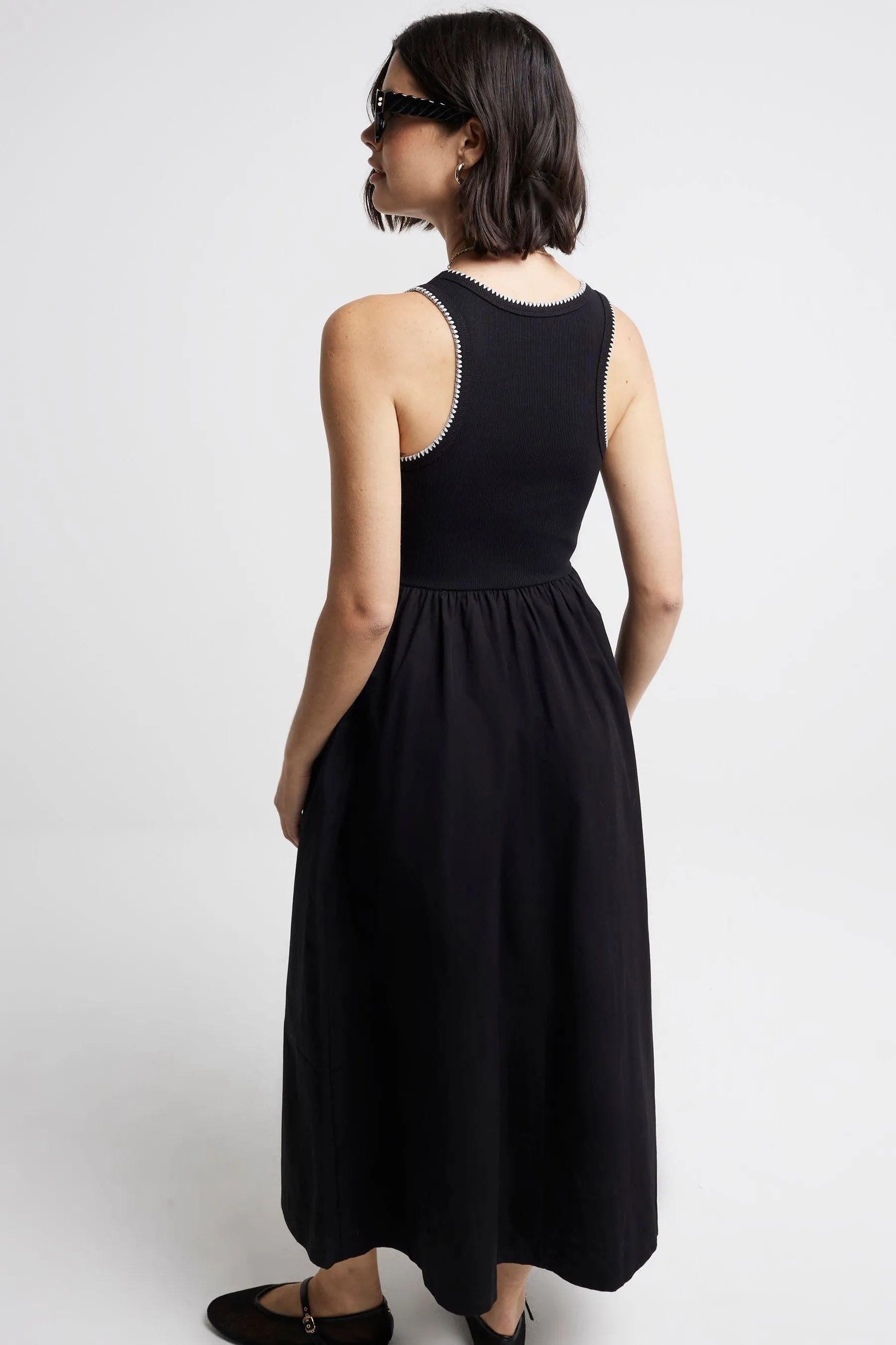 River Island - Abito maxi in popeline con cuciture a frusta e scollo rotondo