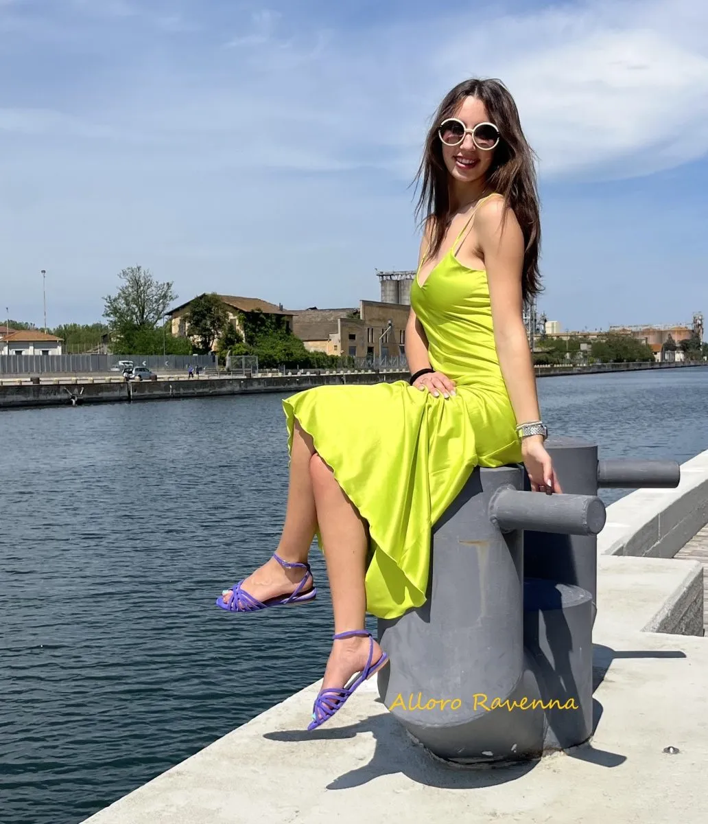 Sandali gabbietta in camoscio viola
