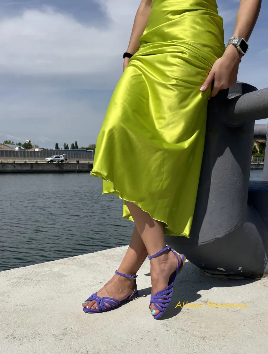 Sandali gabbietta in camoscio viola