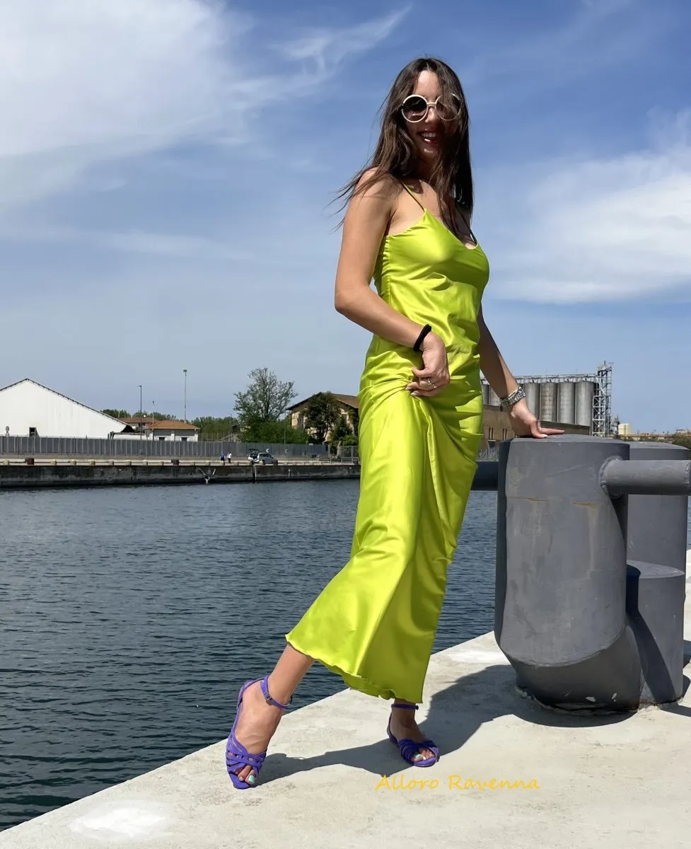 Sandali gabbietta in camoscio viola