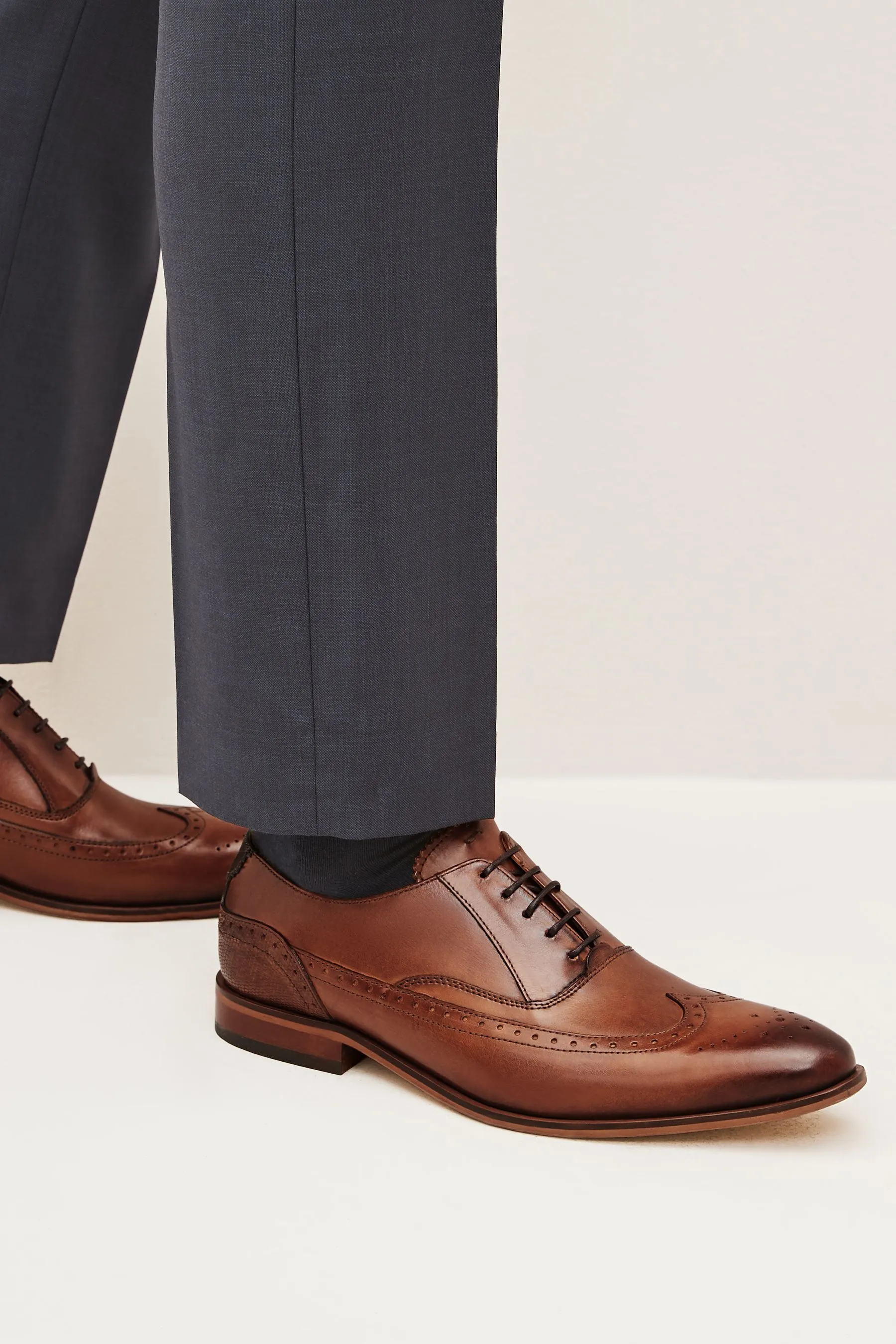 Scarpe brogue in pelle Oxford con punta a coda di Scarpe