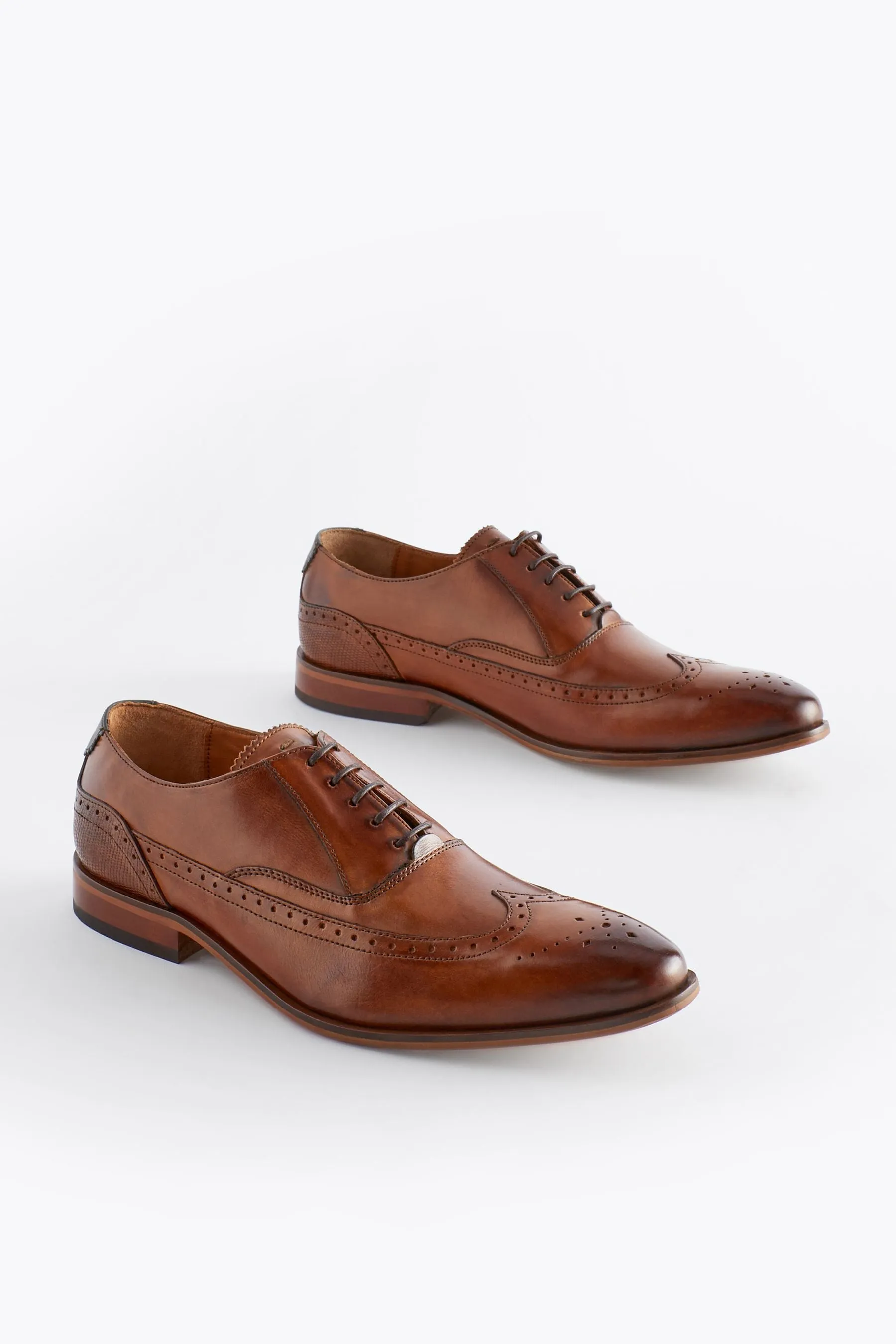 Scarpe brogue in pelle Oxford con punta a coda di Scarpe