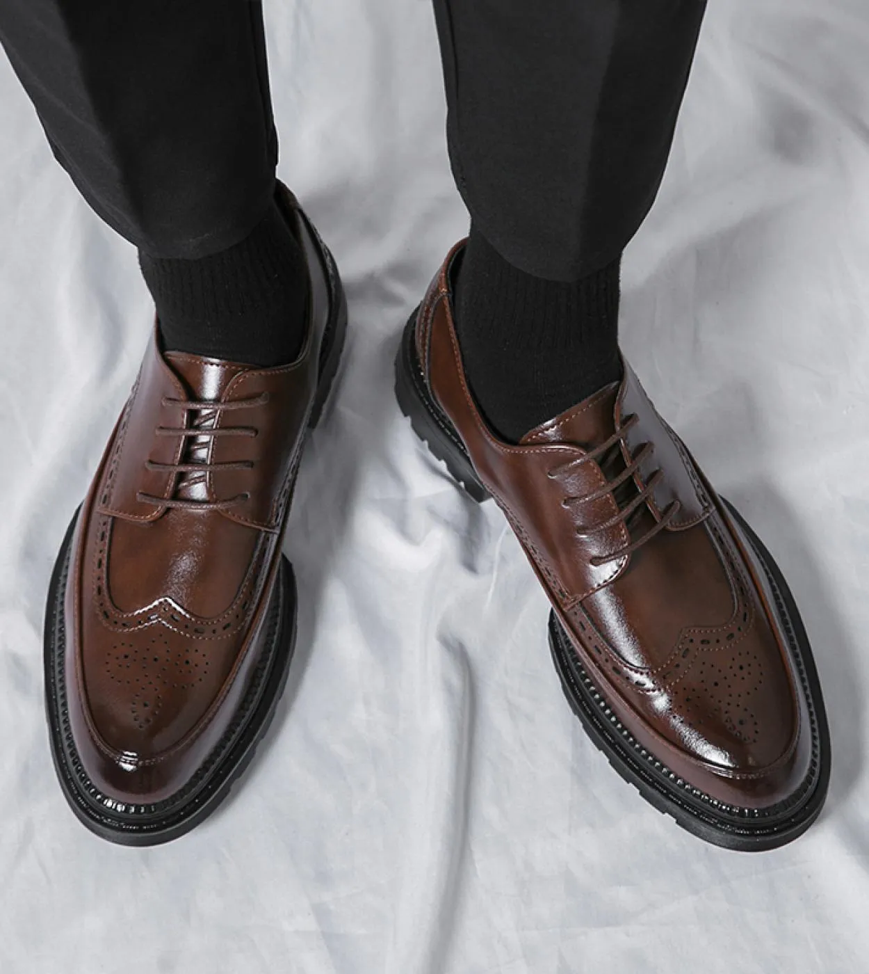 Scarpe classiche da uomo in pelle Scarpe brogue Scarpe oxford Scarpe nere Scarpe eleganti da uomo Scarpe eleganti da uomo