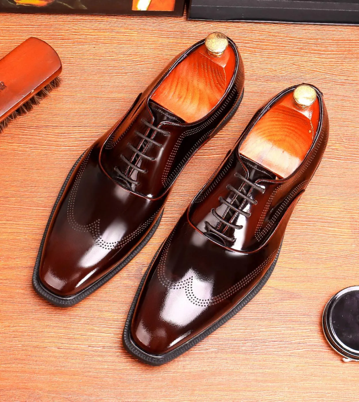 Scarpe oxford in pelle di mucca Scarpe da sposa in pelle di mucca Scarpe oxford in pelle di mucca Scarpe eleganti da uomo