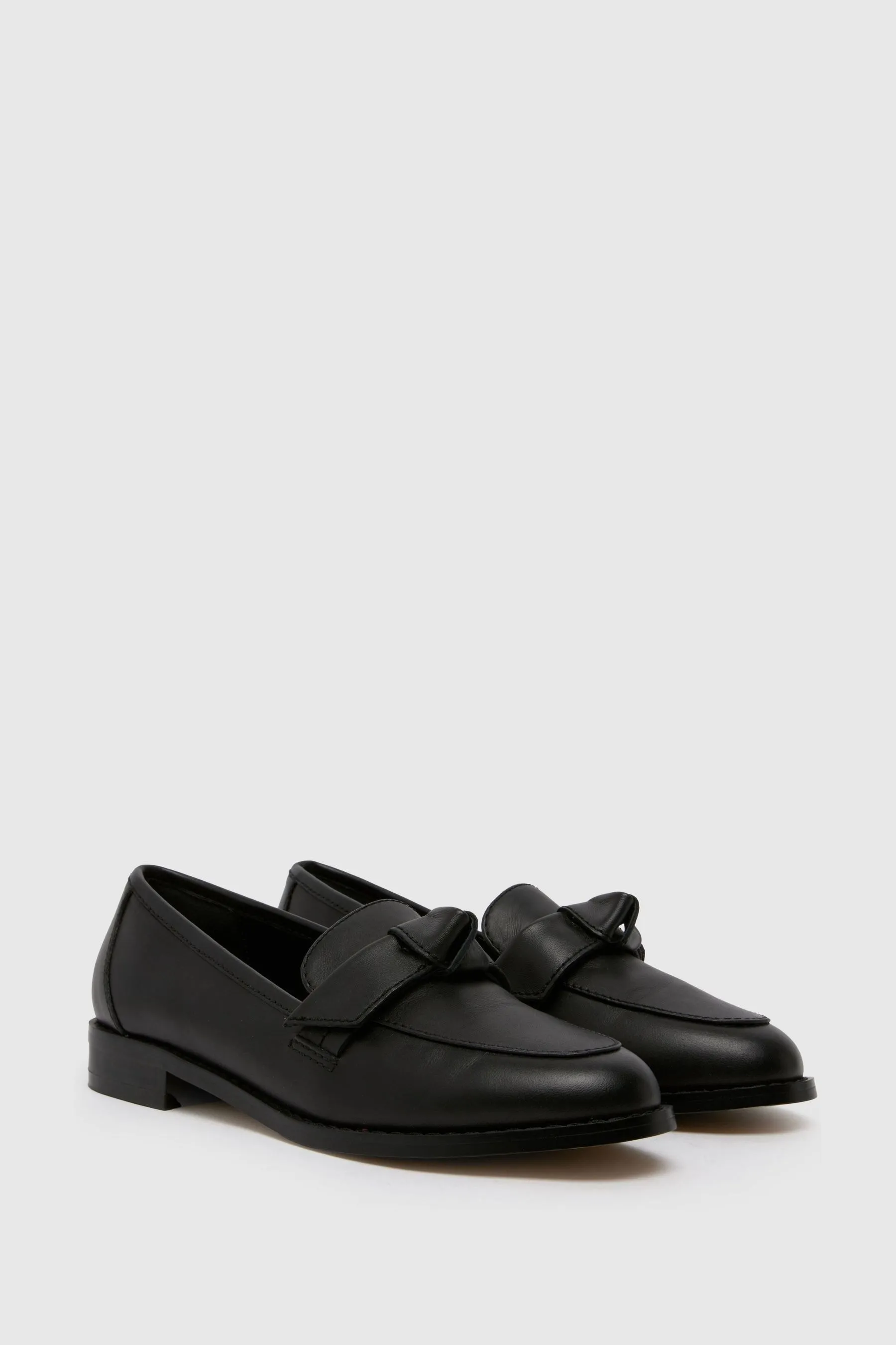 Schuh - Lula - Fiocco Nero in pelle - Mocassini