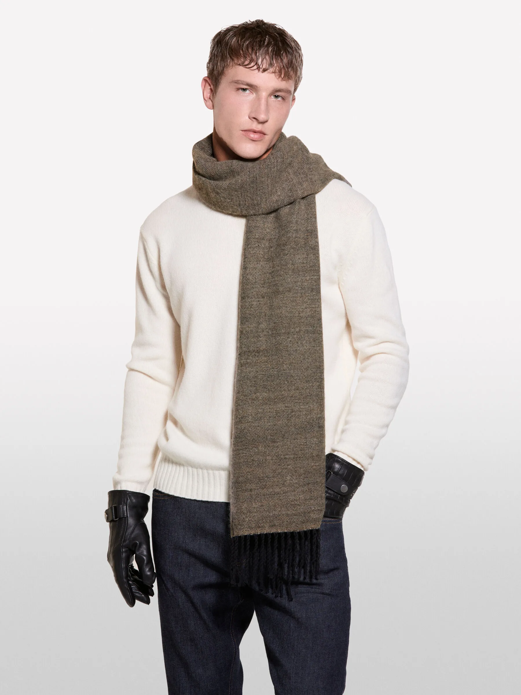 Sciarpa marrone con frange