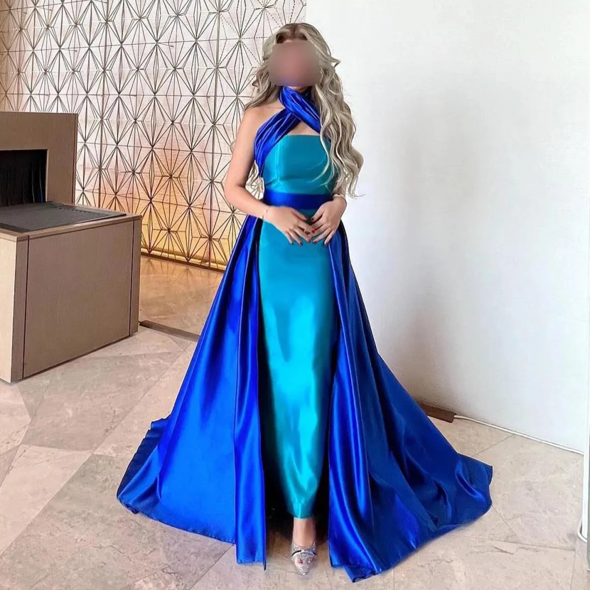Sharon Said Abito da sera arabo royal blu turchese a contrasto con gonna oversize con scollo all'americana e gonna da donna
