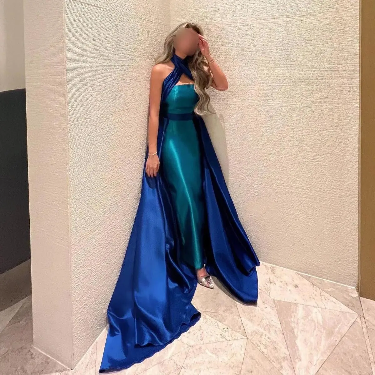 Sharon Said Abito da sera arabo royal blu turchese a contrasto con gonna oversize con scollo all'americana e gonna da donna