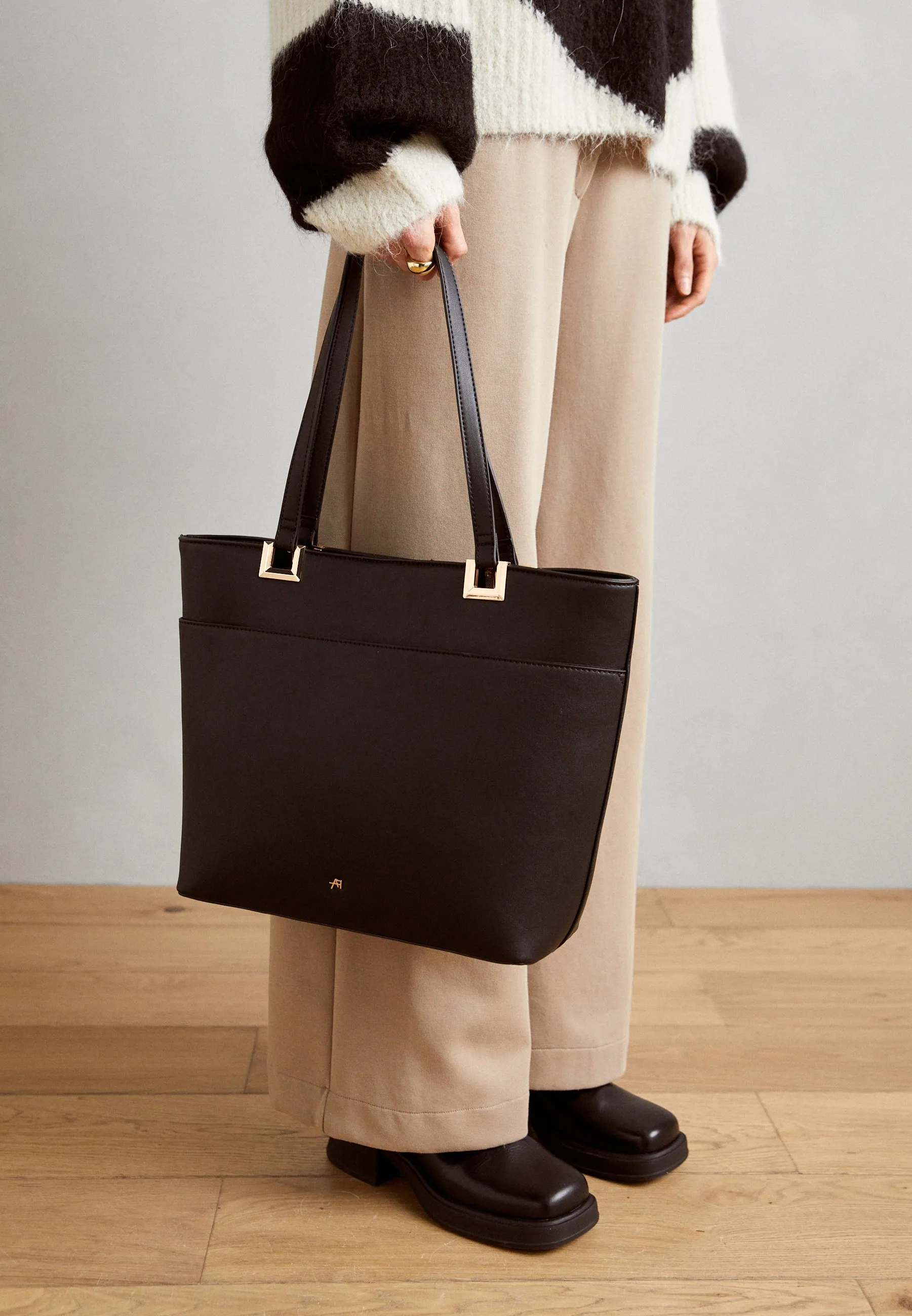 Shopping bag