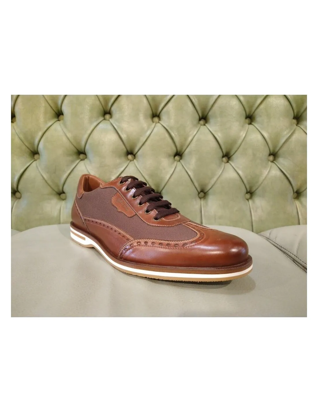Sneakers artigianali da uomo