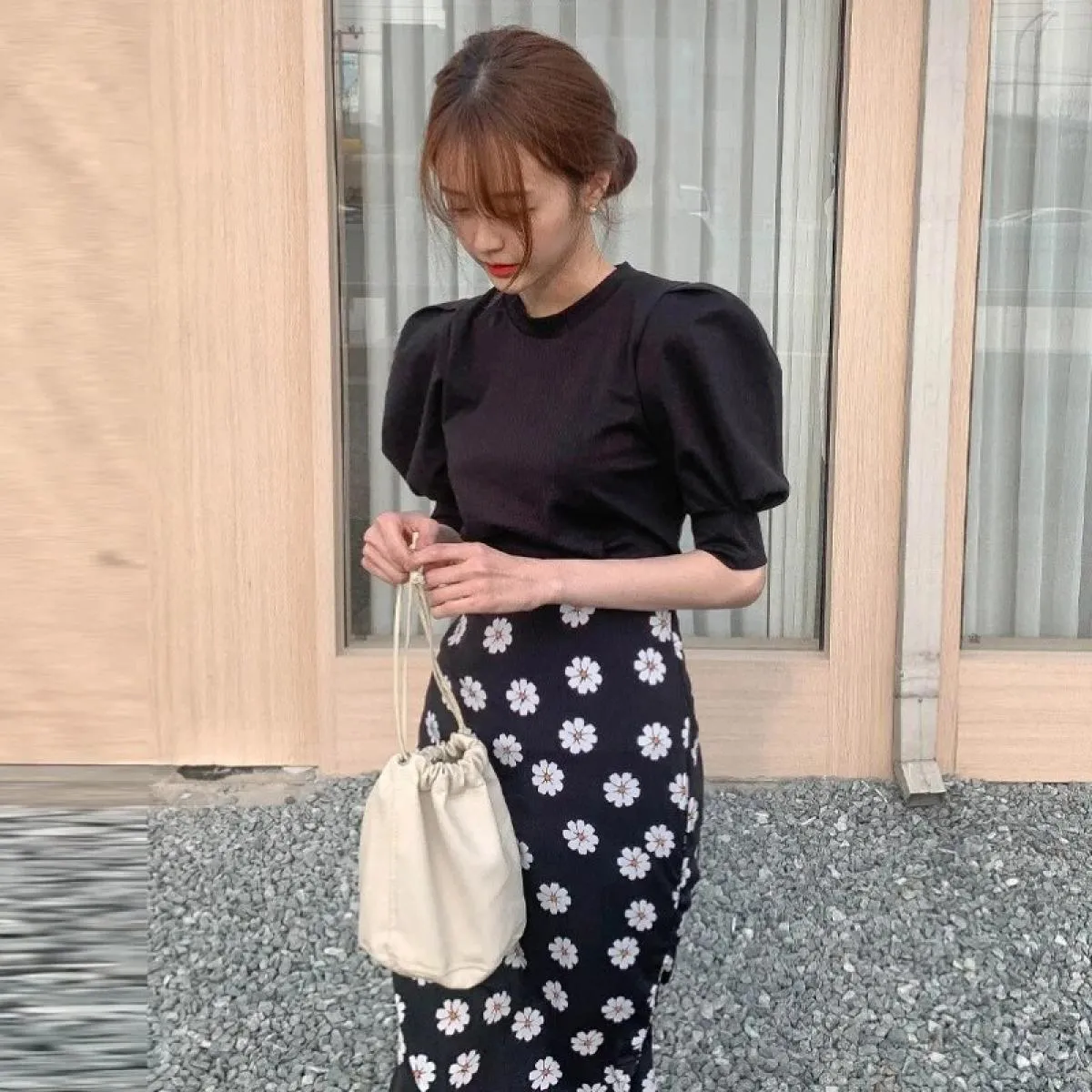 Vintage Black Daisy Skirt  Style Faldas Largas Long Skirts  Jupe Femme Elgeant Wrap Hip Fishtail Midi Skirt Clothes N