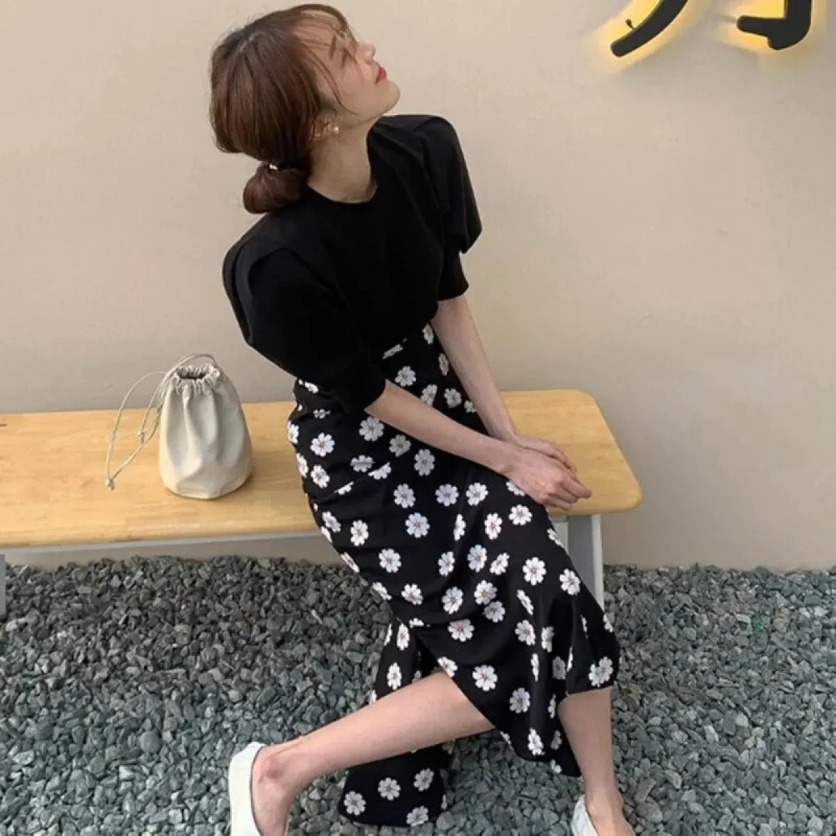 Vintage Black Daisy Skirt  Style Faldas Largas Long Skirts  Jupe Femme Elgeant Wrap Hip Fishtail Midi Skirt Clothes N