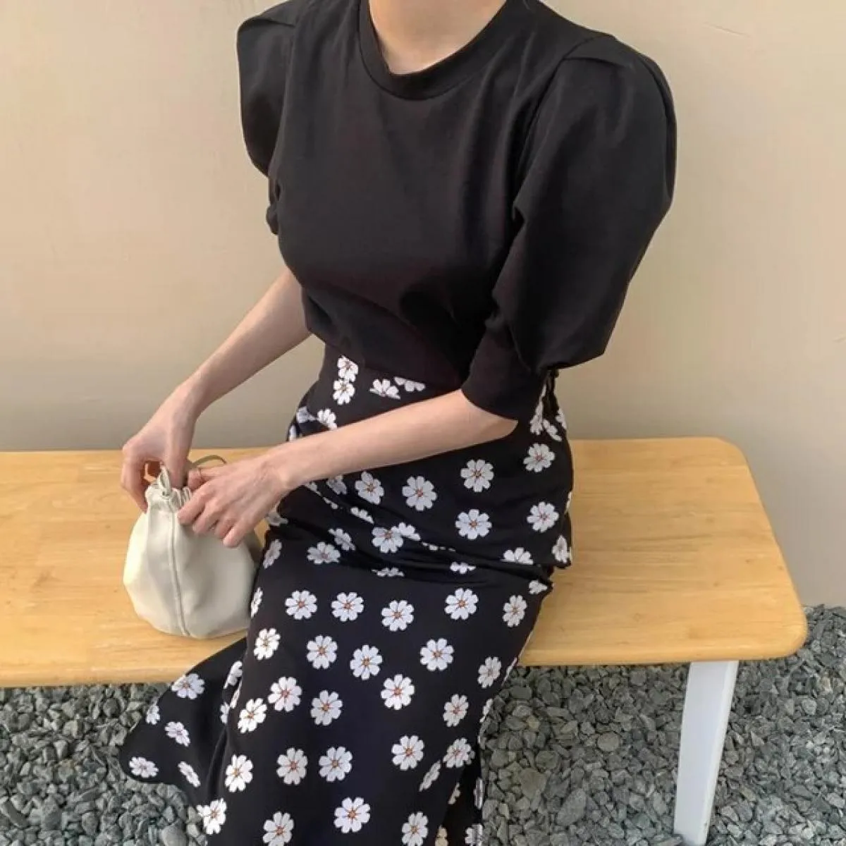 Vintage Black Daisy Skirt  Style Faldas Largas Long Skirts  Jupe Femme Elgeant Wrap Hip Fishtail Midi Skirt Clothes N