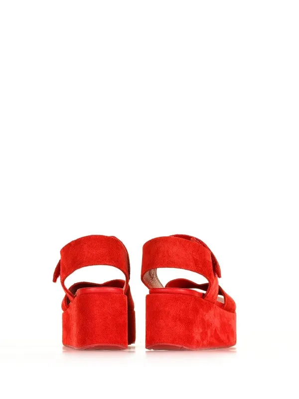 Wedge sandal in suede