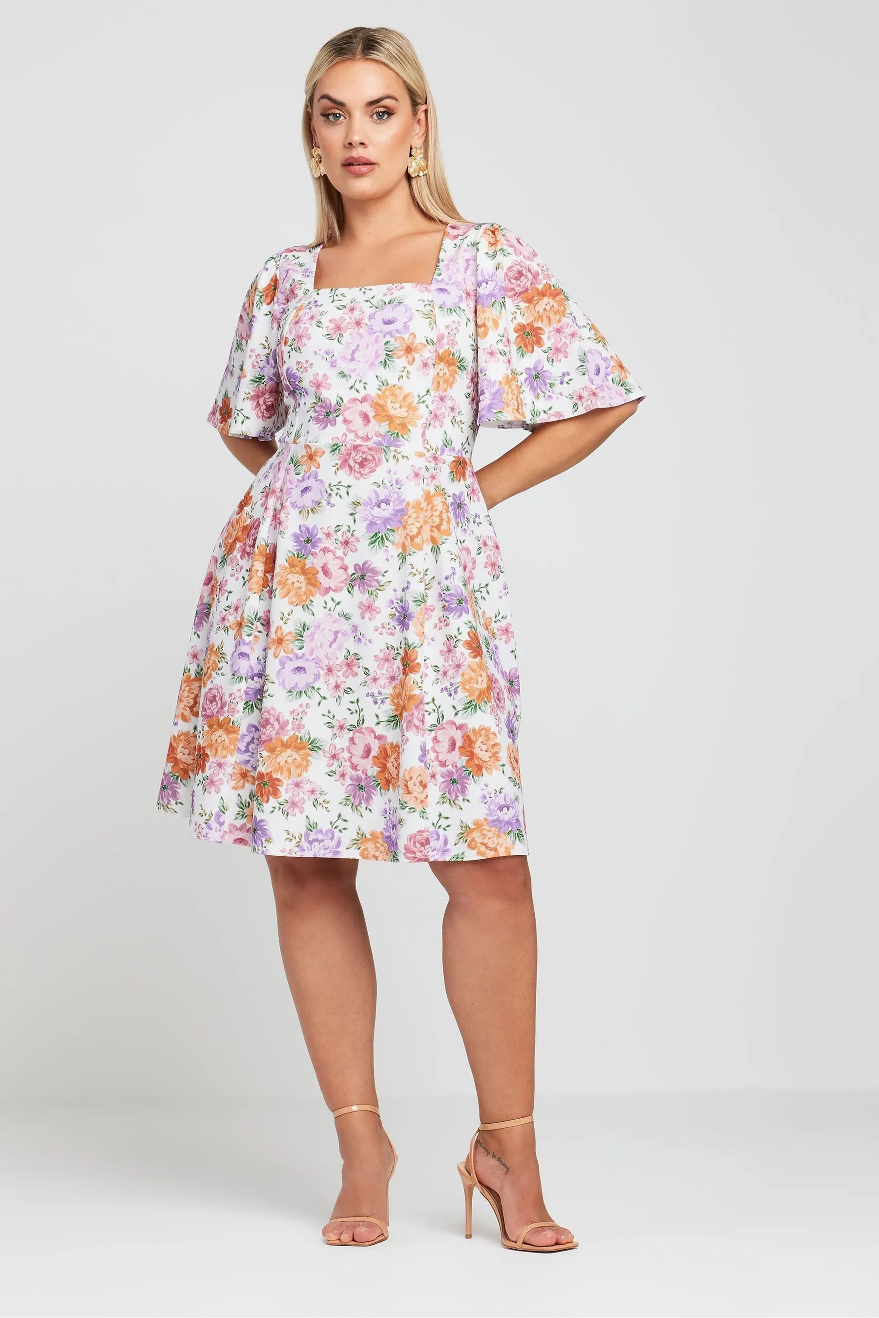 Yours Curve LIMITED COLLECTION - Floreale Stampa Abito corto con maniche a pipistrello