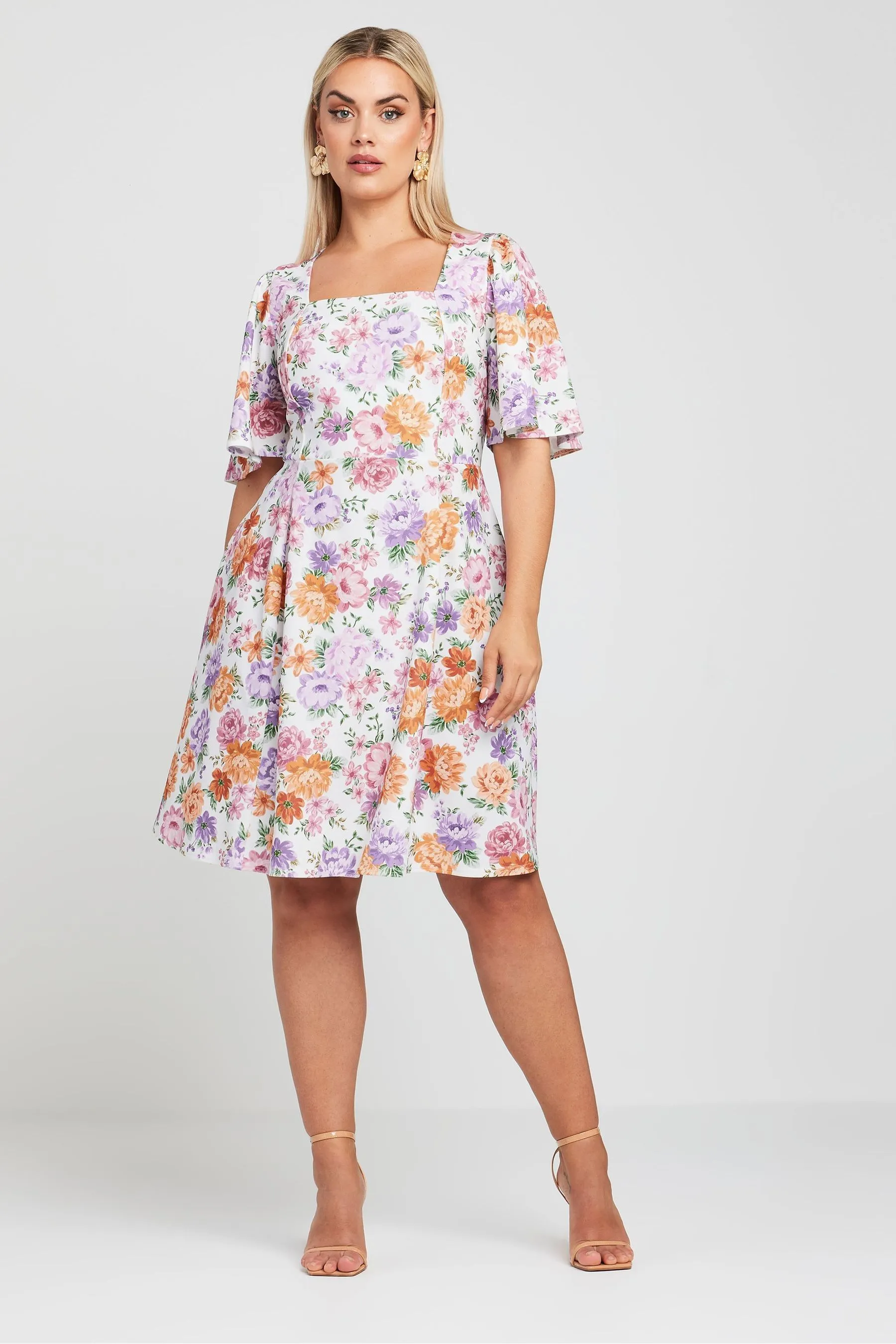 Yours Curve LIMITED COLLECTION - Floreale Stampa Abito corto con maniche a pipistrello